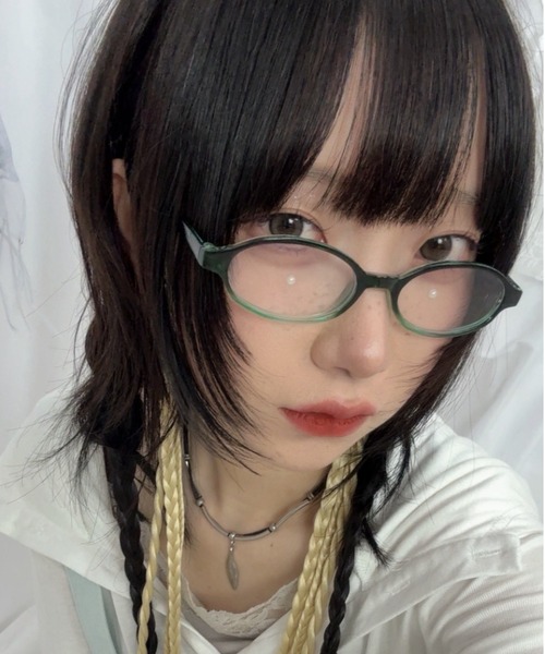 Never mind the XU / Chikashitsu+(ネバーマインド ザ エックスユー / チカシツプラス)の「【Nerd out XU】color oval retro glasses / 【ナードアウトエックスユー】カラーオーバルレトログラス<着用動画あり>(メガネ・メンズ・ブラウン/ブルー/レッド・ONE SIZE)」の3枚目の写真