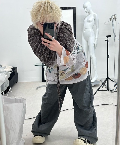 Never mind the XU / Chikashitsu+(ネバーマインド ザ エックスユー / チカシツプラス)の「【Nerd out XU】color oval retro glasses / 【ナードアウトエックスユー】カラーオーバルレトログラス<着用動画あり>(メガネ・メンズ・ブラウン/ブルー/レッド・ONE SIZE)」の15枚目の写真