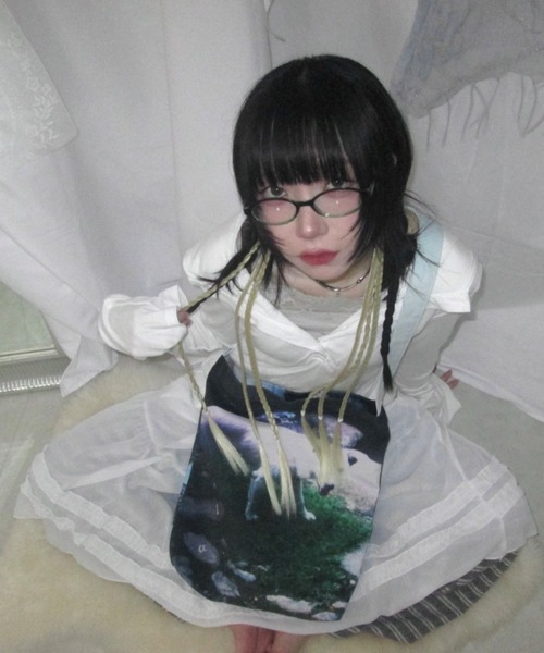 Never mind the XU / Chikashitsu+(ネバーマインド ザ エックスユー / チカシツプラス)の「【Nerd out XU】color oval retro glasses / 【ナードアウトエックスユー】カラーオーバルレトログラス<着用動画あり>(メガネ・メンズ・ブラウン/ブルー/レッド・ONE SIZE)」の18枚目の写真