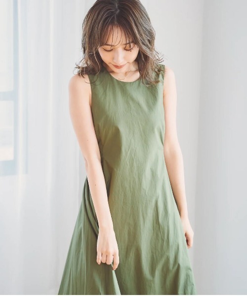 N WITH.(エヌウィズ)の「バックオープンワンピース/ウエストリボンデザイン × Aラインシルエット(ワンピース・レディース・カーキ・FREE)」の2枚目の写真