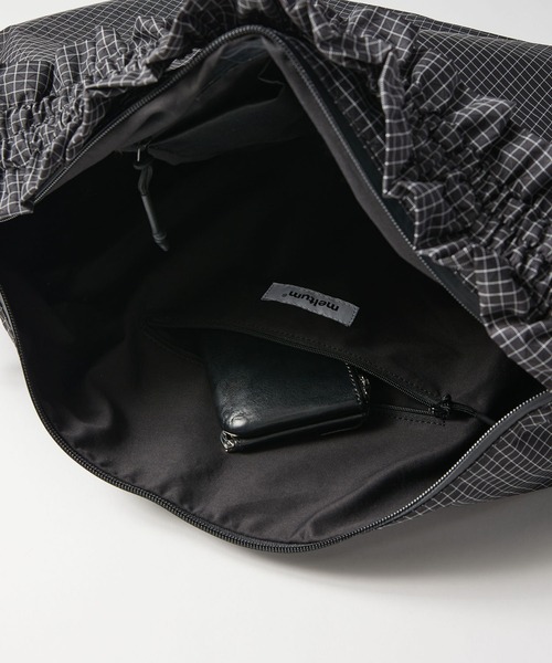 meltum（メルタム）の「GATHER MESSENGER BAG（ショルダーバッグ・メンズ・ブラック/ブラック系その他・FREE）」の7枚目の写真
