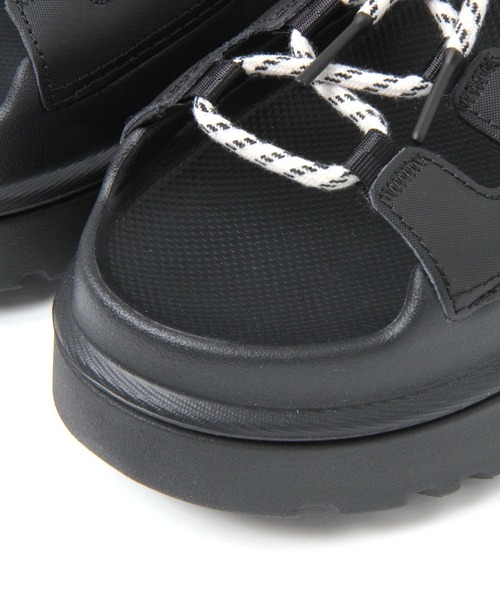 UGG(アグ)の「【UGG(アグ)】GG TOGGLE(WOMENS)(サンダル・レディース・ブラック/ベージュ・MEDIUM/SMALL)」の7枚目の写真