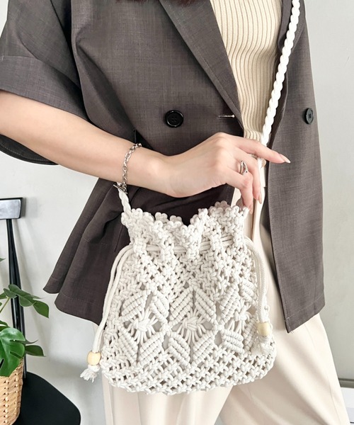 wears(ウェアーズ)の「マクラメ編み巾着ショルダーバッグ(ショルダーバッグ・レディース・ベージュ/アイボリー/ホワイト・FREE)」の6枚目の写真
