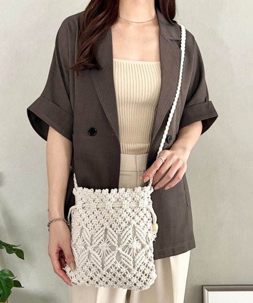 wears(ウェアーズ)の「マクラメ編み巾着ショルダーバッグ(ショルダーバッグ・レディース・ベージュ/アイボリー/ホワイト・FREE)」の7枚目の写真