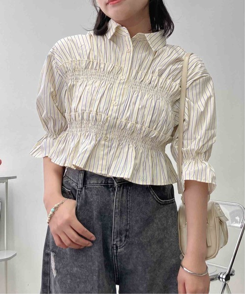 AS KNOW AS plus(アズノゥアズプラス)の「○フロントフリルシャーリング5分袖ブラウス(シャツ/ブラウス・レディース・ネイビー系/オフホワイト/サックスブルー/イエロー系・FREE)」の4枚目の写真