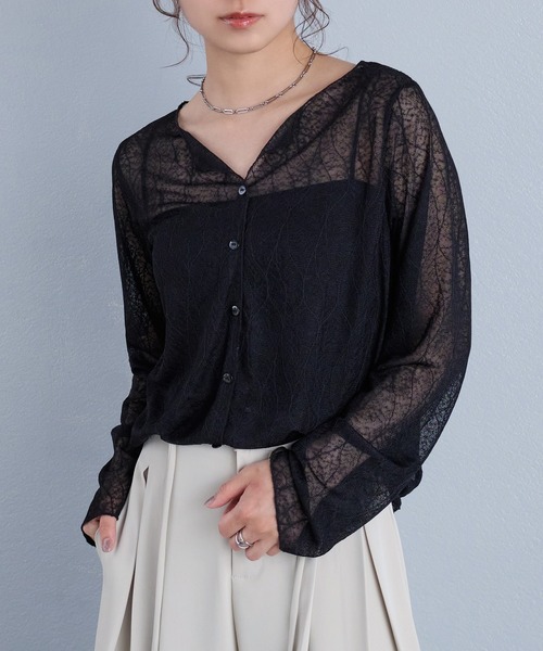 murea（ミュレア）の「総柄シアーカーディガン風長袖トップス（Tシャツ/カットソー・レディース・ブラック/ホワイト・FREE）」の2枚目の写真
