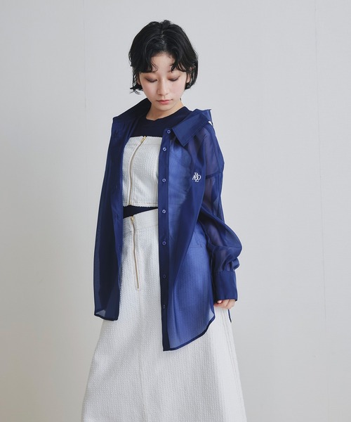 REDYAZEL(レディアゼル)の「ロゴエンブロイダリーシアーシャツ(シャツ/ブラウス・レディース・ピンク/オフホワイト/サックスブルー/ネイビー・FREE)」の22枚目の写真