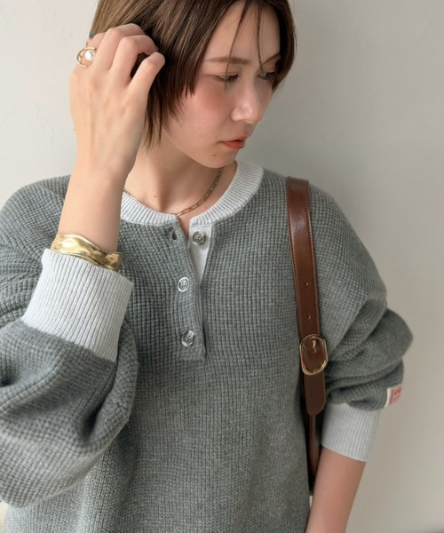 Java(ジャバ)の「《JaVaジャバコラボ》ふっくら、袖たっぽり。ワッフル編みヘンリーネックオーバーサイズ配色ニット(ニット/セーター・レディース・ネイビー/ブラウン/アイボリー/ベージュ・LARGE/SMALL/MEDIUM/X-LARGE)」の16枚目の写真