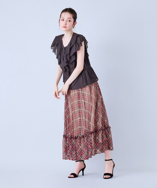 Audie a Muses(オーディアミューズ)の「チェック・デニムプリントプリーツスカート(スカート・レディース・ネイビー/ベージュ・38/42)」の4枚目の写真