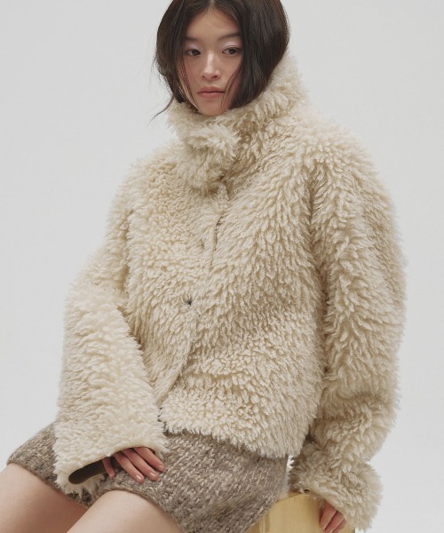 TODAYFUL(トゥデイフル)の「Fur Short Coat(ムートンコート・レディース・アイボリー・38inch/36inch)」の3枚目の写真