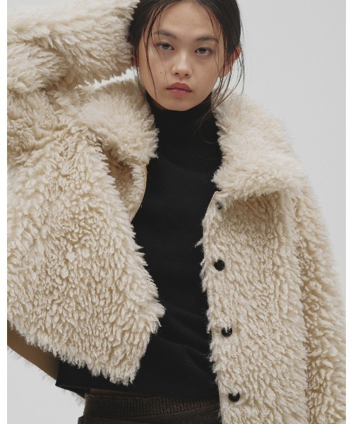 TODAYFUL(トゥデイフル)の「Fur Short Coat(ムートンコート・レディース・アイボリー・38inch/36inch)」の15枚目の写真