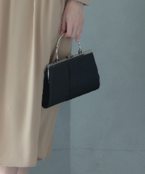 Cupid Heart(キューピッドハート)の「【Cupid Heart】結婚式用!グリッタープリーツbag(クラッチバッグ・レディース・ブラック・MEDIUM)」の1枚目の写真