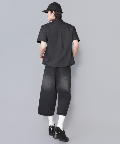 SPINNS（スピンズ）の「短丈ボックスシルエット半袖シャツ/ワンポイントロゴ/レギュラーカラー（シャツ/ブラウス・メンズ・ブラック/ブルー/ホワイト・ONESIZE）」の4枚目の写真