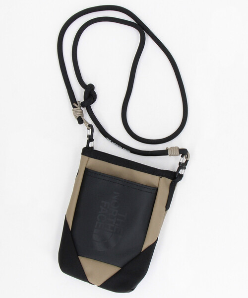 THE NORTH FACE(ザノースフェイス)の「THE NORTH FACE/ザ・ノース・フェイス BC Neck Pouch BC ネックポーチ【NM82502】(ショルダーバッグ・レディース・ベージュ/ブラック/イエロー/ピンク/サックスブルー・ONE SIZE)」の2枚目の写真