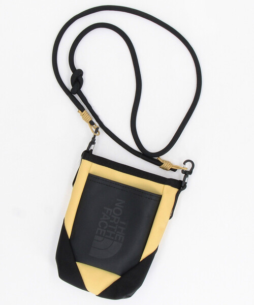 THE NORTH FACE(ザノースフェイス)の「THE NORTH FACE/ザ・ノース・フェイス BC Neck Pouch BC ネックポーチ【NM82502】(ショルダーバッグ・レディース・ベージュ/ブラック/イエロー/ピンク/サックスブルー・ONE SIZE)」の4枚目の写真