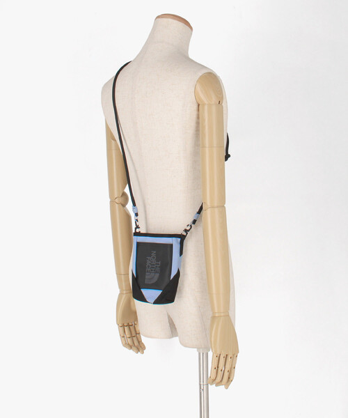 THE NORTH FACE(ザノースフェイス)の「THE NORTH FACE/ザ・ノース・フェイス BC Neck Pouch BC ネックポーチ【NM82502】(ショルダーバッグ・レディース・ベージュ/ブラック/イエロー/ピンク/サックスブルー・ONE SIZE)」の6枚目の写真