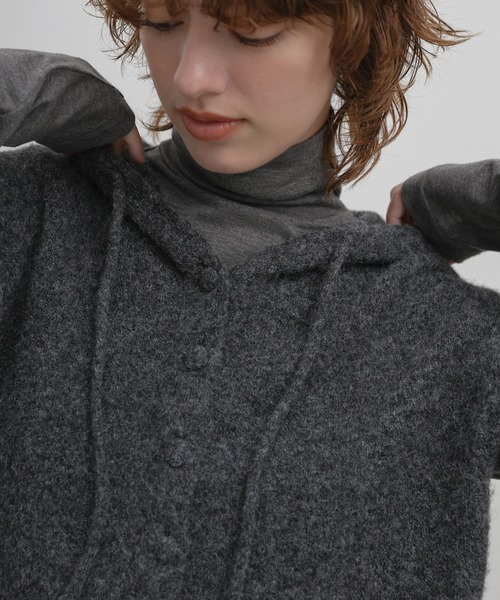 select MOCA（セレクトモカ）の「ボタンデザインモヘアライクフードベスト（ニット/セーター・レディース・グレー/ベージュ/チャコールグレー・FREE）」の8枚目の写真