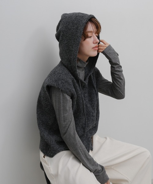 select MOCA（セレクトモカ）の「ボタンデザインモヘアライクフードベスト（ニット/セーター・レディース・グレー/ベージュ/チャコールグレー・FREE）」の13枚目の写真