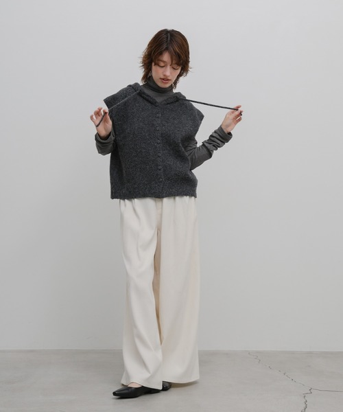 select MOCA（セレクトモカ）の「ボタンデザインモヘアライクフードベスト（ニット/セーター・レディース・グレー/ベージュ/チャコールグレー・FREE）」の4枚目の写真