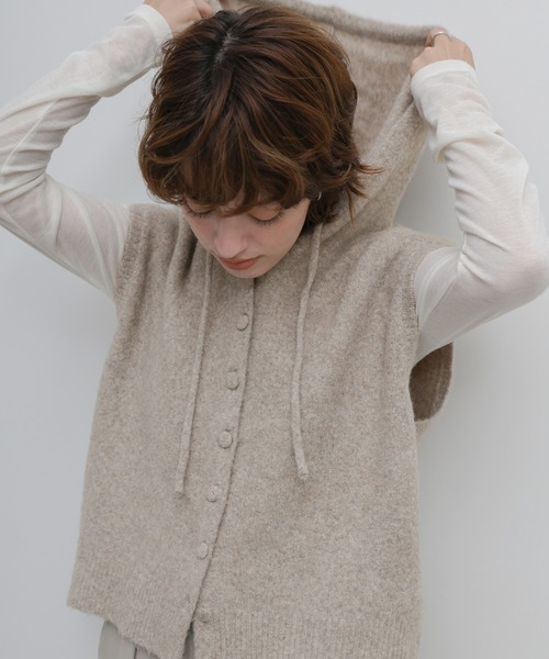 select MOCA（セレクトモカ）の「ボタンデザインモヘアライクフードベスト（ニット/セーター・レディース・グレー/ベージュ/チャコールグレー・FREE）」の22枚目の写真
