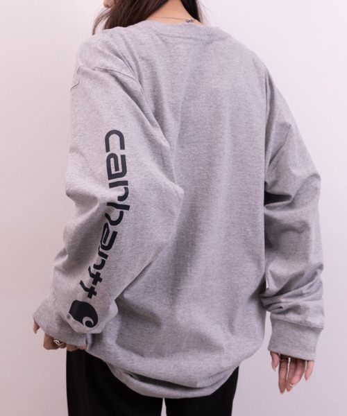 Carhartt（カーハート）の「Carhartt(カーハート)/LOOSE FIT HEAVYWEIGHT LONG-SLEEVE LOGO SLEEVE GRAPHIC T-SHIRT（Tシャツ/カットソー・レディース・ブラック/ダークグレー/グレー・M/L/XL/XXL）」の17枚目の写真