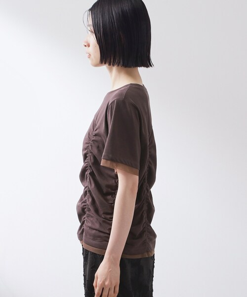 THE SHOP TK (ザ ショップ ティーケー )の「【ひんやり】シャーリングデザインカットソー(Tシャツ/カットソー・レディース・オフホワイト/ブラック/ダークブラウン・13/12)」の17枚目の写真