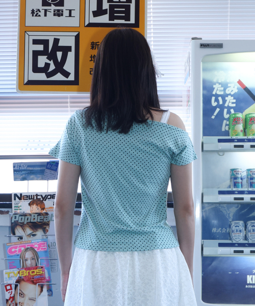 CLUTSTUDIO(クルロトスタジオ)の「十字架オフショルダーTシャツ - ミント(Tシャツ/カットソー・レディース・その他・FREE)」の4枚目の写真