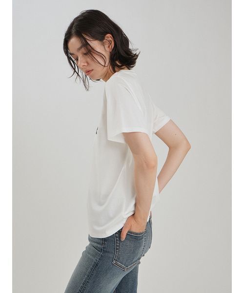 Mila Owen(ミラオーウェン)の「二段ロゴグラフィックTシャツ(Tシャツ/カットソー・レディース・ボルドー/ライトブルー/ホワイト・F)」の6枚目の写真