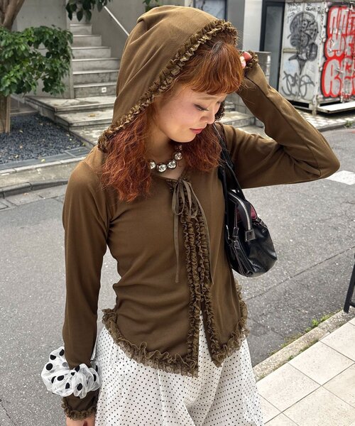 CIAOPANIC(チャオパニック)の「フリルレーストリムフードリブトップス(Tシャツ/カットソー・レディース・ブルー/カーキ/オフホワイト/グレー・ONE SIZE)」の17枚目の写真