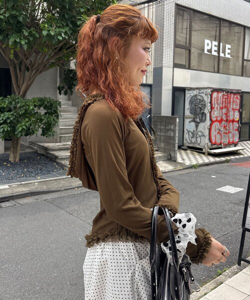 CIAOPANIC(チャオパニック)の「フリルレーストリムフードリブトップス(Tシャツ/カットソー・レディース・ブルー/カーキ/オフホワイト/グレー・ONE SIZE)」の20枚目の写真