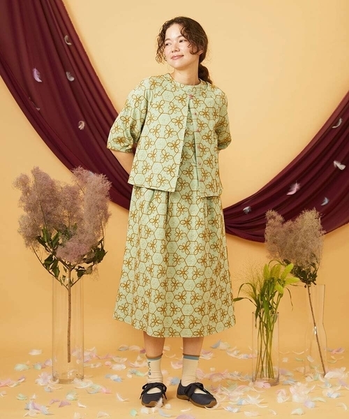 Jocomomola(ホコモモラ)の「Sacudida フラワー刺繍ウエスト切り替えワンピース(ワンピース・レディース・グリーン/ネイビー・42/40)」の16枚目の写真