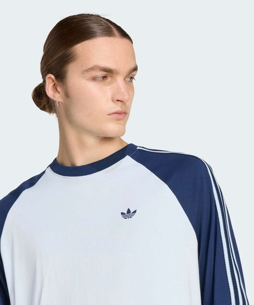 adidas(アディダス)の「ブリットコア カリ 長袖Tシャツ / ロンT / アディダスオリジナルス adidas Originals(Tシャツ/カットソー・メンズ・ブルー・XX-LARGE/3XL/LARGE/MEDIUM/SMALL/X-LARGE/X-SMALL)」の3枚目の写真