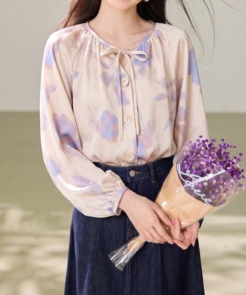 LUCPY(ラクピー)の「水彩フラワーリボンブラウス(シャツ/ブラウス・レディース・ピンク・SMALL/MEDIUM/LARGE/X-LARGE)」の4枚目の写真