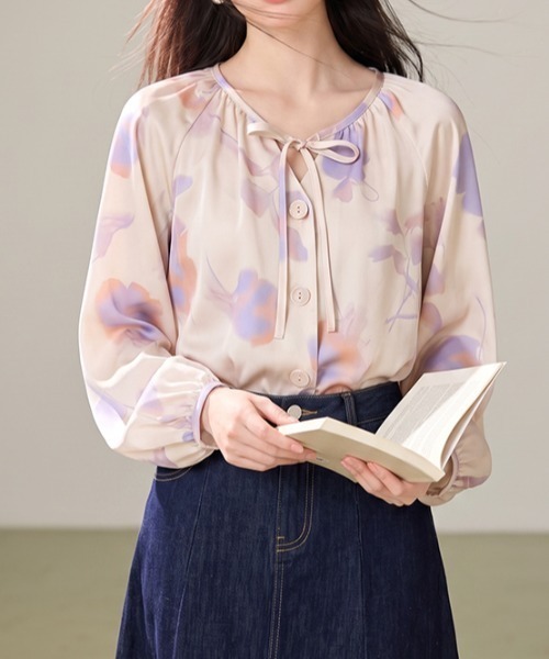 LUCPY(ラクピー)の「水彩フラワーリボンブラウス(シャツ/ブラウス・レディース・ピンク・SMALL/MEDIUM/LARGE/X-LARGE)」の2枚目の写真