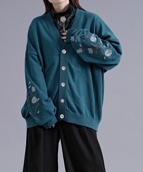 Ellno Loset（エルノロゼット）の「ローズ刺繍メタルボタンカーディガン（カーディガン/ボレロ・メンズ・ブルーグリーン/ブラック・LARGE/MEDIUM/SMALL）」の4枚目の写真
