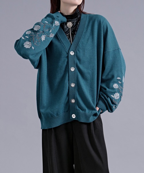 Ellno Loset（エルノロゼット）の「ローズ刺繍メタルボタンカーディガン（カーディガン/ボレロ・メンズ・ブルーグリーン/ブラック・LARGE/MEDIUM/SMALL）」の5枚目の写真