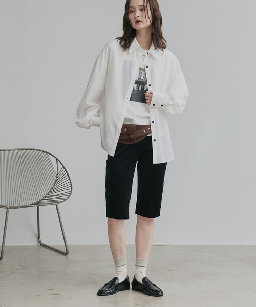 ad thie(アドティエ)の「ジョーゼット オーバーサイズ シャツ(シャツ/ブラウス・レディース・チャコール/ブラック/ライトブルー/オフホワイト・FREE)」の5枚目の写真