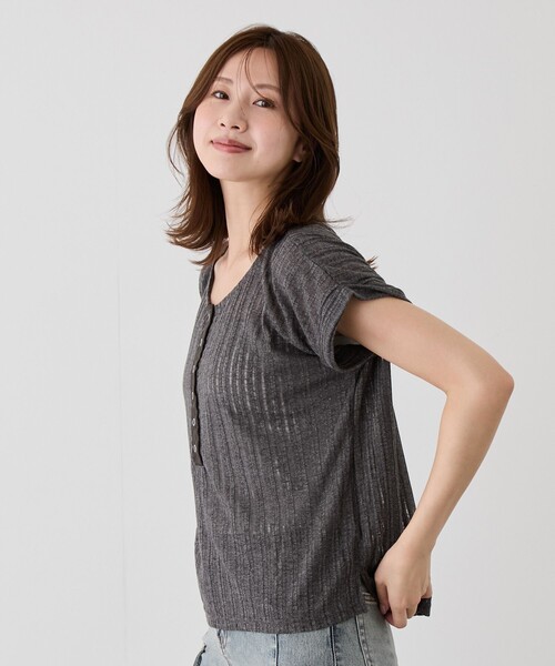 Jayro（ジャイロ）の「シアードットボタンヘンリーネックプルオーバー（Tシャツ/カットソー・レディース・チャコールグレー/ホワイト系その他/ブラウン系その他2/ブラック・M）」の9枚目の写真
