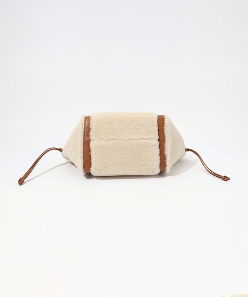 TOMORROWLAND （トゥモローランド）の「TOMORROWLAND BAG T FUR TOTE バッグ（トートバッグ・レディース・ライトベージュ/グレー系その他2・FREE）」の10枚目の写真