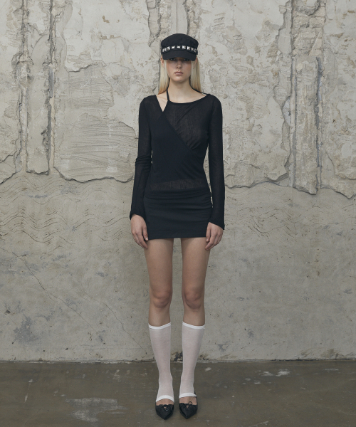 VOONT(ブント)の「Wrap Halter Long Sleeve (BLACK)(Tシャツ/カットソー・レディース・ブラック・OS)」の2枚目の写真