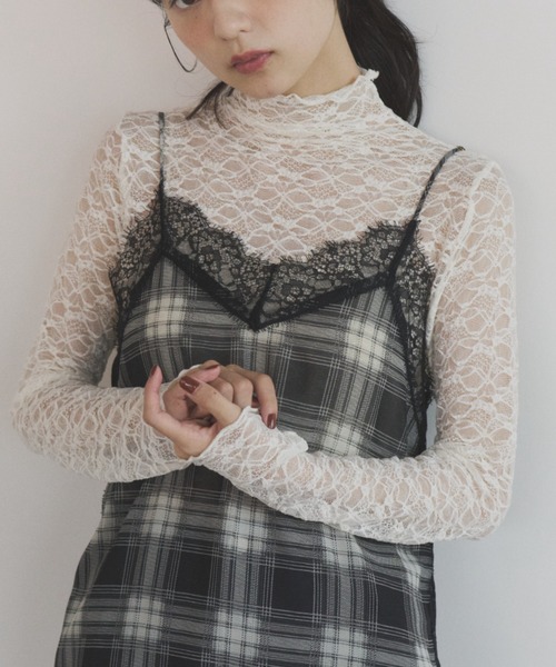 ELNEsoi(エルネソワ)の「レースハイネックトップス(Tシャツ/カットソー・レディース・アイボリー/ブラック・FREE)」の4枚目の写真