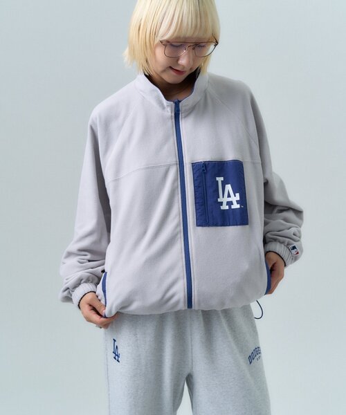 CIAOPANIC TYPY（チャオパニックティピー）の「MLB別注リバーシブルフリースジャケット（ナイロンジャケット・レディース・ネイビー/ブラック/ブラウン・X-LARGE/LARGE/MEDIUM）」の20枚目の写真