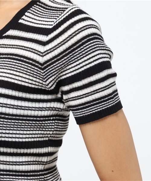 MOUSSY（マウジー）の「MULTI BORDER TEE（ニット/セーター・レディース・ブラック系その他/レッド系その他/ダークネイビー・FREE）」の8枚目の写真