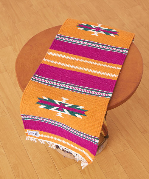 チャイハネ（チャイハネ）の「【チャイハネ】オルテガ柄ロングプレイスマット / テーブルランナー（ランチョンマット/テーブルウェア・レディース・レッド/グリーン/イエロー/ターコイズブルー/オフホワイト/パープル/ブラック/マスタード/ベージュ/グレー/ブラウン/ブルー・FREE）」の10枚目の写真