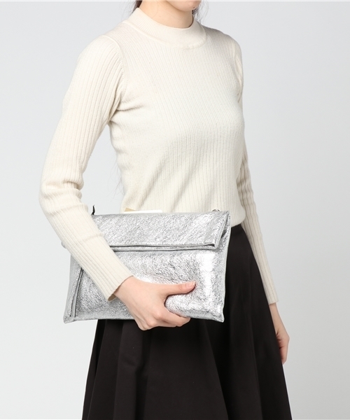 GIANNI CHIARINI（ジャンニ キアリーニ）の「GIANNI CHIARINI / メタリックレザー クラッチバッグ（クラッチバッグ・レディース・シルバー/ゴールド・FREE）」の7枚目の写真