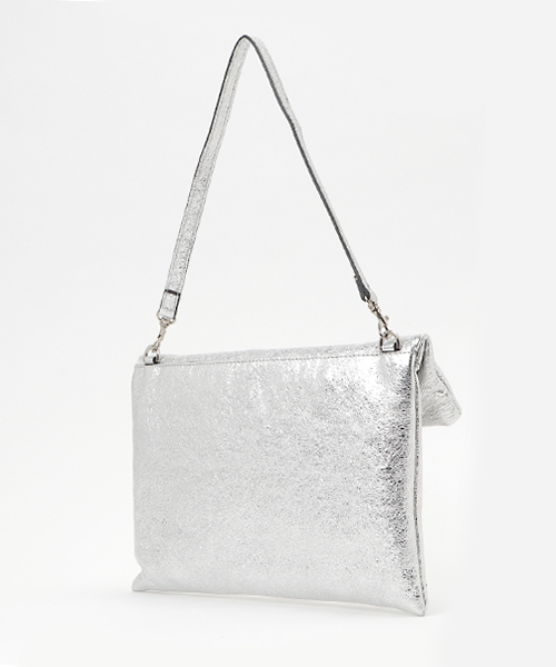 GIANNI CHIARINI（ジャンニ キアリーニ）の「GIANNI CHIARINI / メタリックレザー クラッチバッグ（クラッチバッグ・レディース・シルバー/ゴールド・FREE）」の3枚目の写真