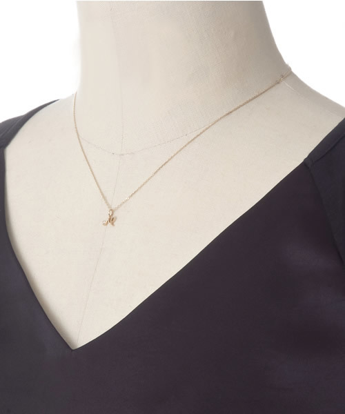 agete（アガット）の「K10イニシャルネックレス（BF11649