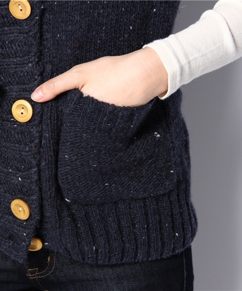 coen(コーエン)の「シェットランドベスト(ベスト・レディース・ベージュ/レッド/オフホワイト/ネイビー・フリー)」の9枚目の写真