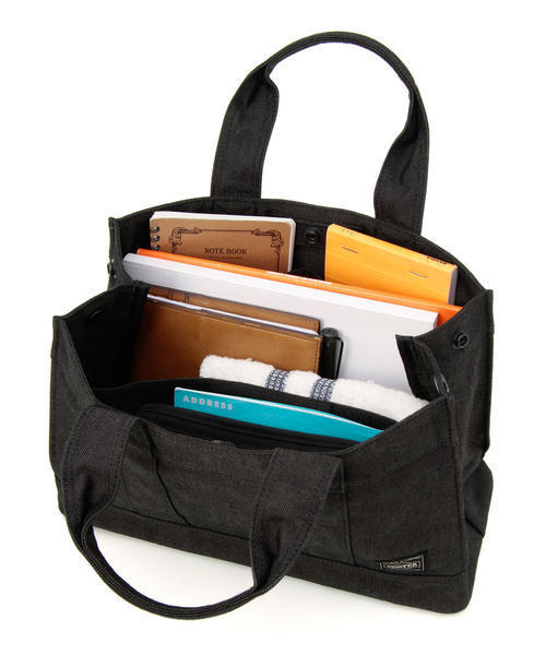 PORTER（ポーター）の「PORTER SMOKY TOTE BAG SMALL <B印 YOSHIDA SELECT>（トートバッグ・メンズ・ブラック・ONE SIZE）」の12枚目の写真