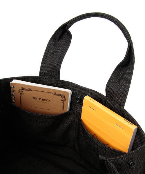 PORTER（ポーター）の「PORTER SMOKY TOTE BAG SMALL <B印 YOSHIDA SELECT>（トートバッグ・メンズ・ブラック・ONE SIZE）」の13枚目の写真